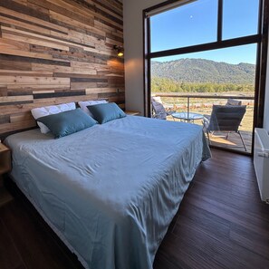 Grand Suite | Egyptian cotton sheets, premium bedding, Select Comfort beds, minibar - Nativa Mountain Suites (Curacautin)