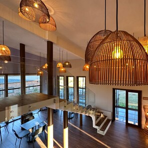 Free daily buffet breakfast - Nativa Mountain Suites (Curacautin)