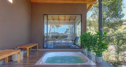 Spectacular house in El Sisga with jacuzzi and stunning view to the reservoir