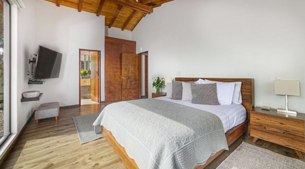 Spectacular modern house in the Sisga of Naqua