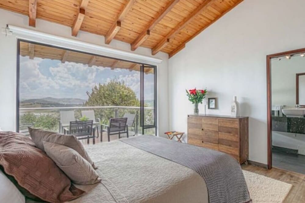 Spectacular modern house in the Sisga of Naqua