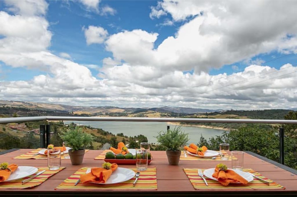 Spectacular modern house in the Sisga of Naqua