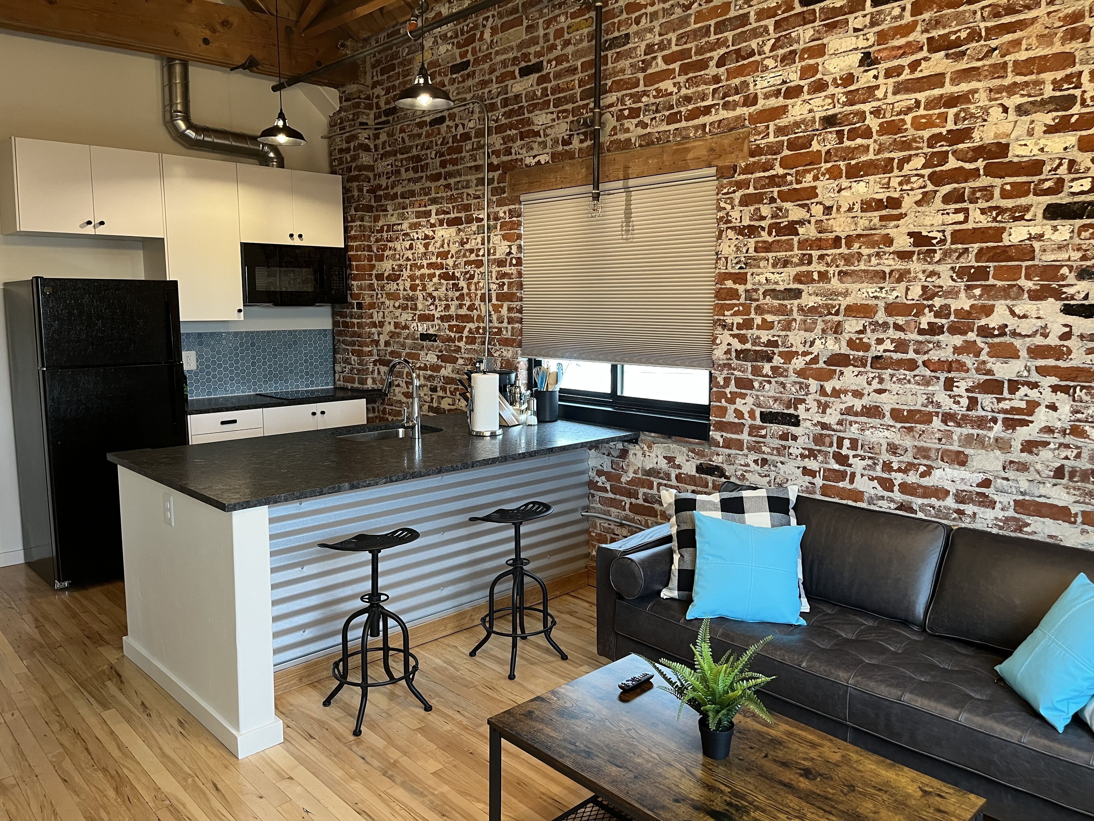 Amazing Industrial Loft Apartment in Downtown Redmond