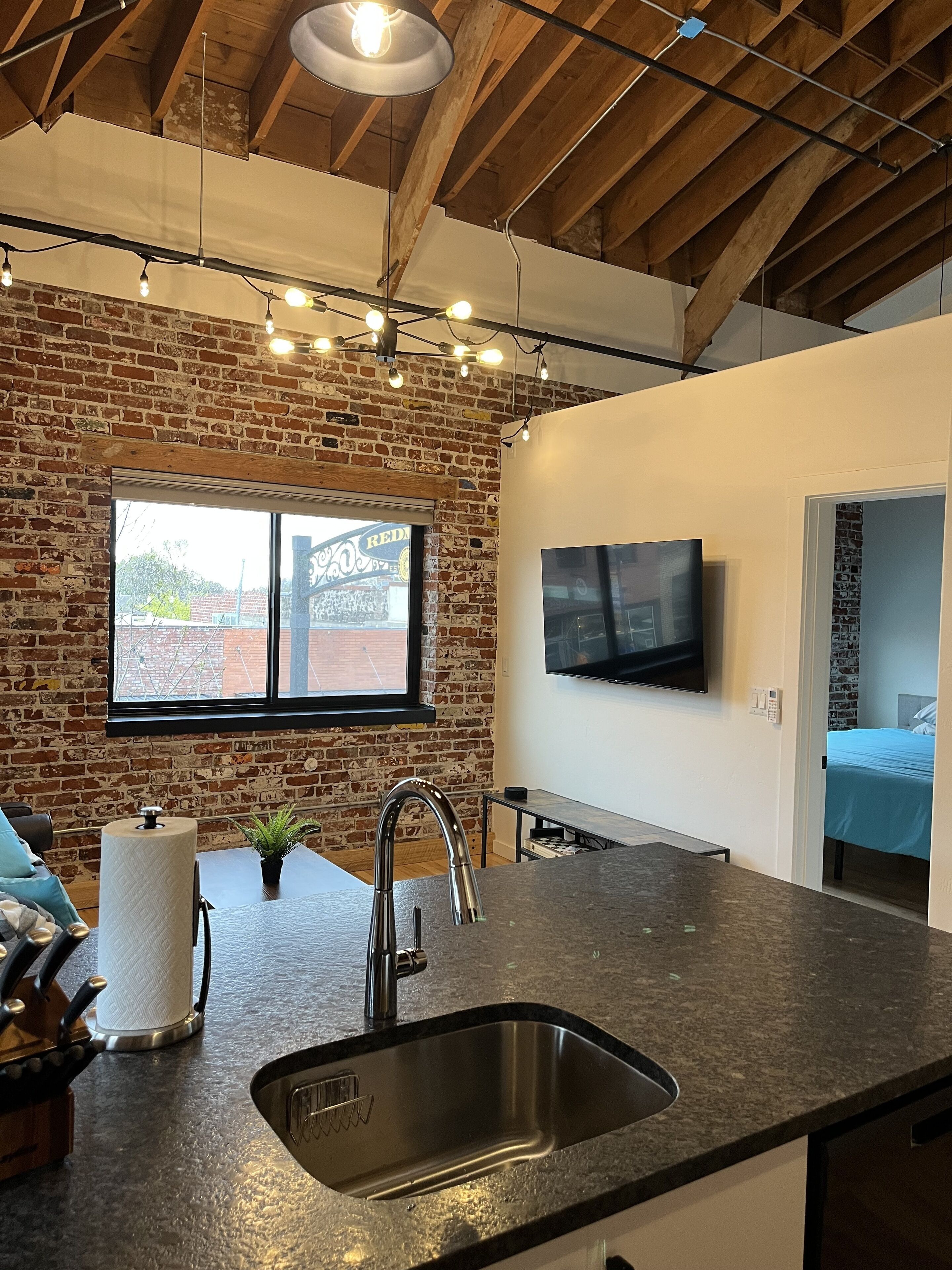 Amazing Industrial Loft Apartment in Downtown Redmond