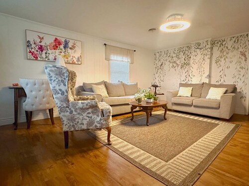 Pet-Friendly 2BR | Fenced Yard | Near Wineries