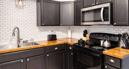 Spacious 3BR Retreat | Sleeps 6 | Near Downtown
