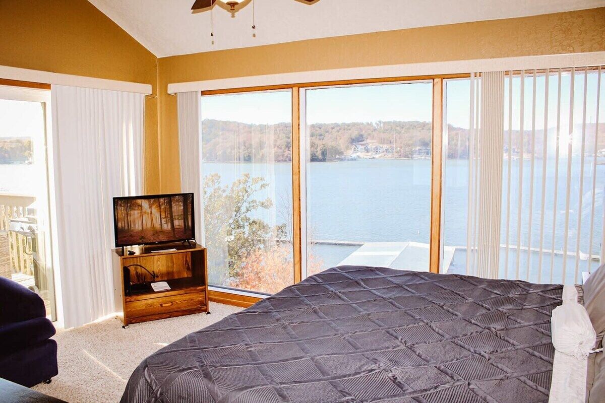 3 bedrooms, iron/ironing board, travel crib, WiFi