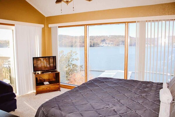 3 bedrooms, iron/ironing board, travel cot, free WiFi