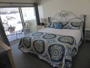 1 bedroom, desk, iron/ironing board, WiFi