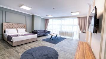 Superior Room | Egyptian cotton sheets, premium bedding, minibar, laptop workspace