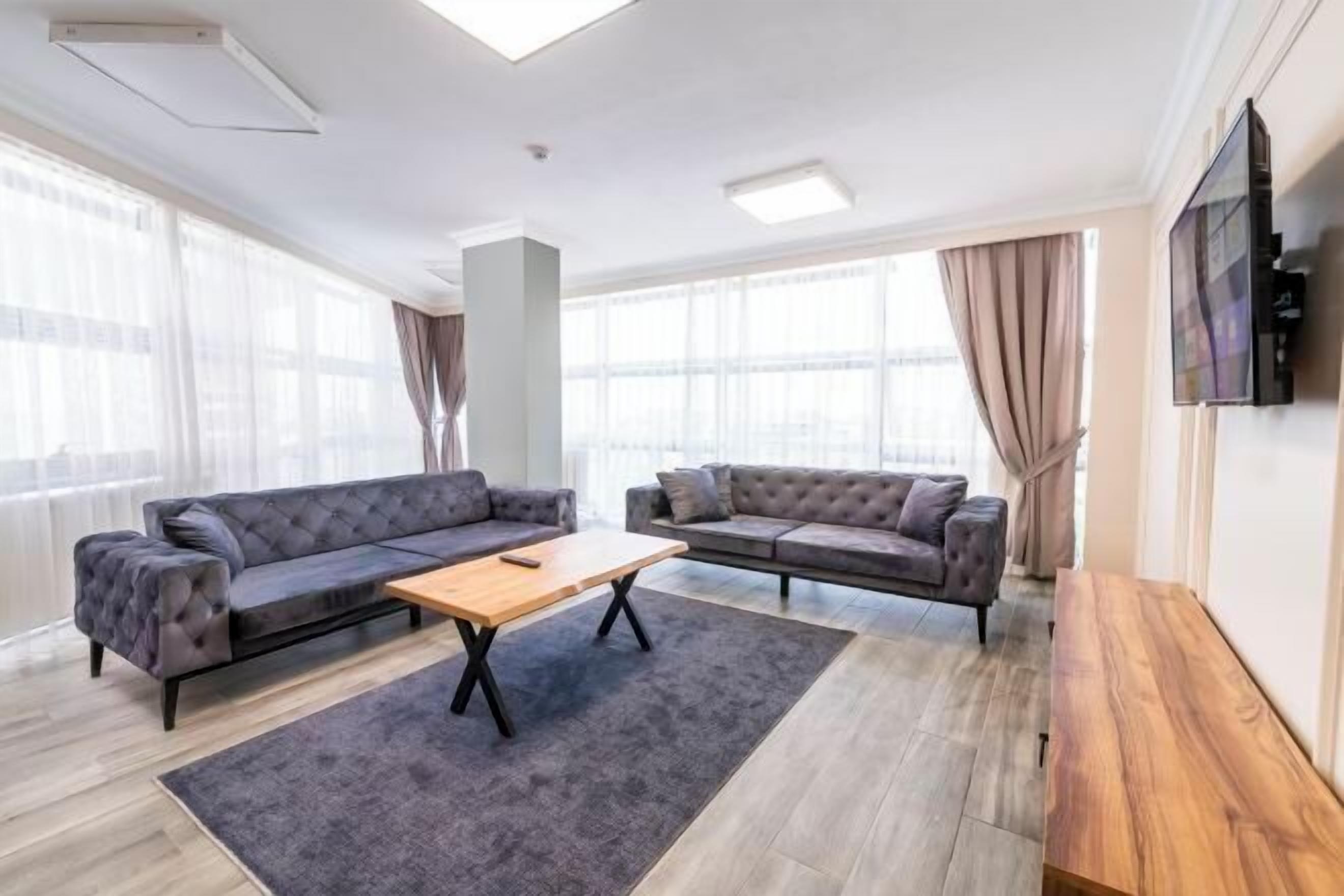 Wohnbereich | 43-Zoll-Smart-TV mit Digitalempfang, Fernseher