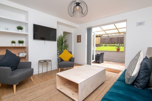 Newly Refurbished Gem | Perfect | Alexa | Sleeps 5