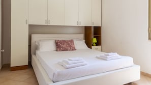 3 habitaciones, tabla de planchar con plancha y wifi gratis 