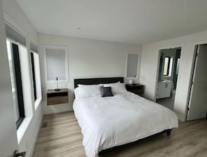 2 bedrooms, iron/ironing board, travel crib, free WiFi