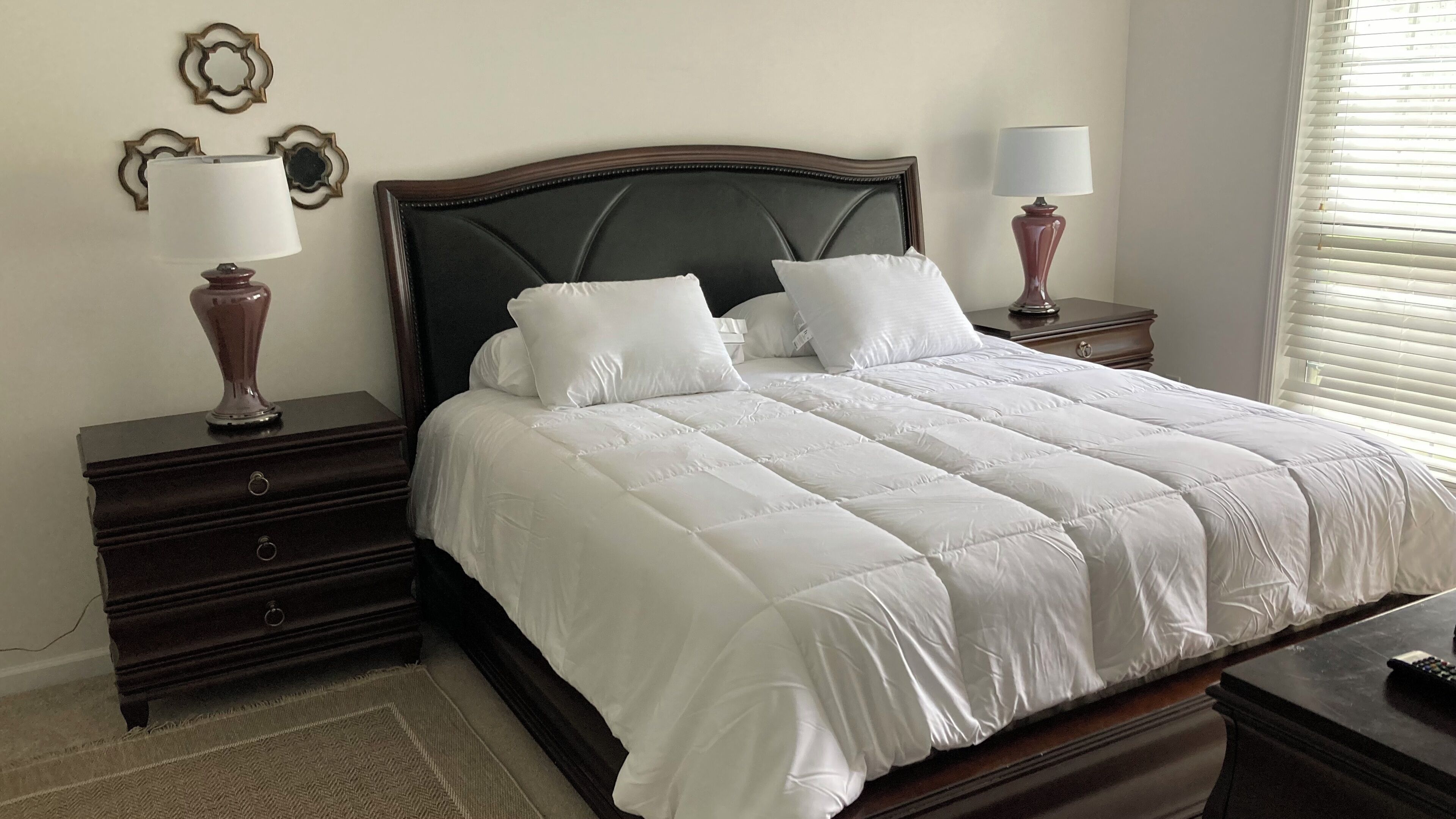 Very Clean, Open Spaces, Two Nice Decks for Outdoor Fun, Convenient location