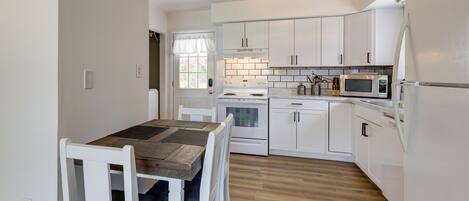 Refrigerador, microondas, parrilla de estufa y lavavajillas