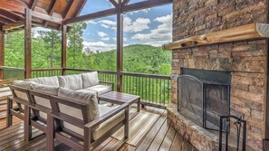 Property grounds - Ridgescapes - Panoramic Mountain Views | 2 Game Rooms | Hot Tub (Cherry Log)