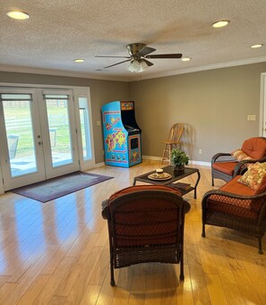 Interior - Come and stay at our waterfront 3200 sq ft Guest House! (Dalton)