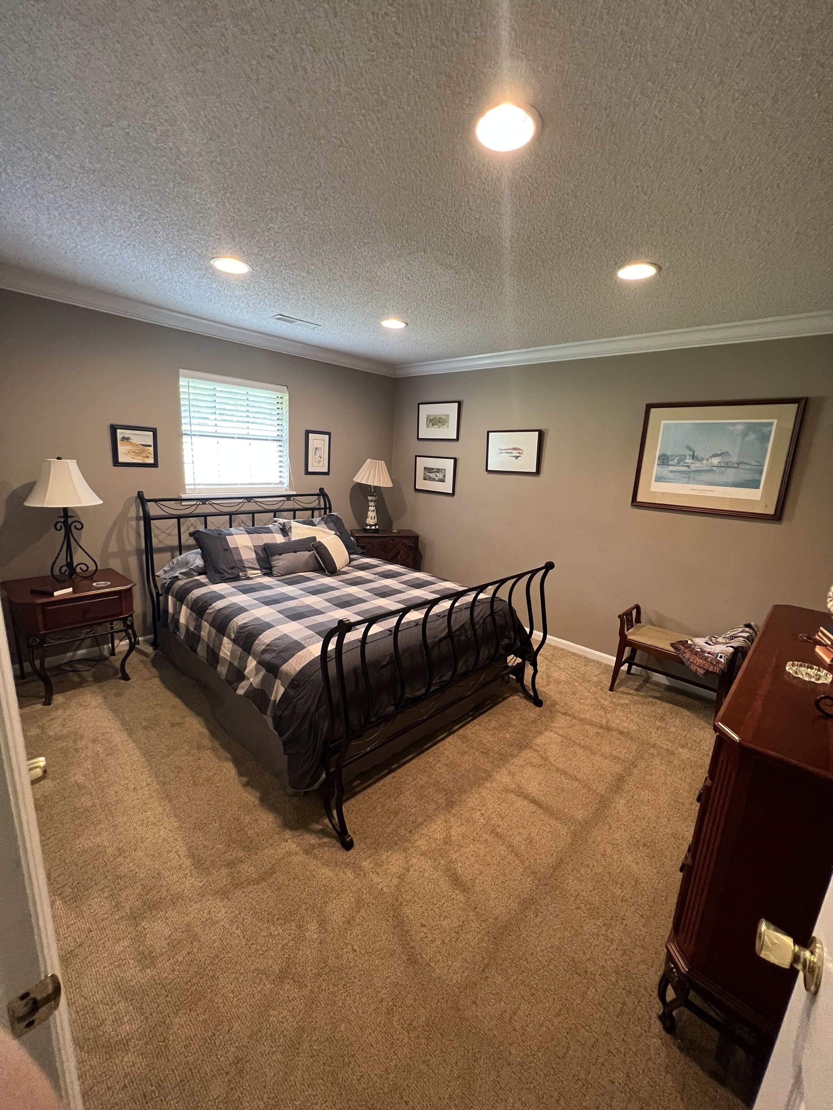 Come and stay at our waterfront 3200 sq ft Guest House!