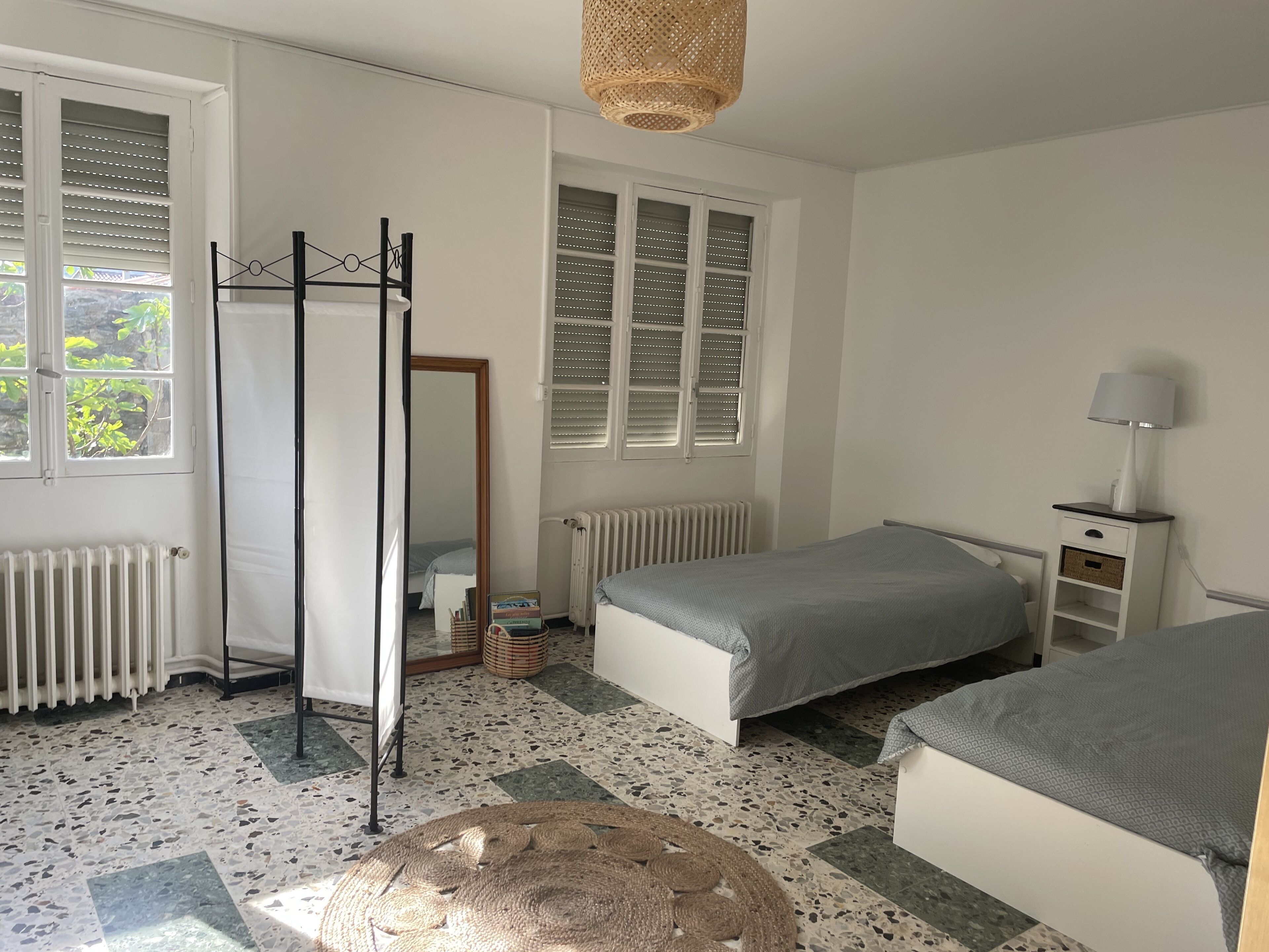 2 camere, una scrivania, ferro/asse da stiro, Wi-Fi gratuito