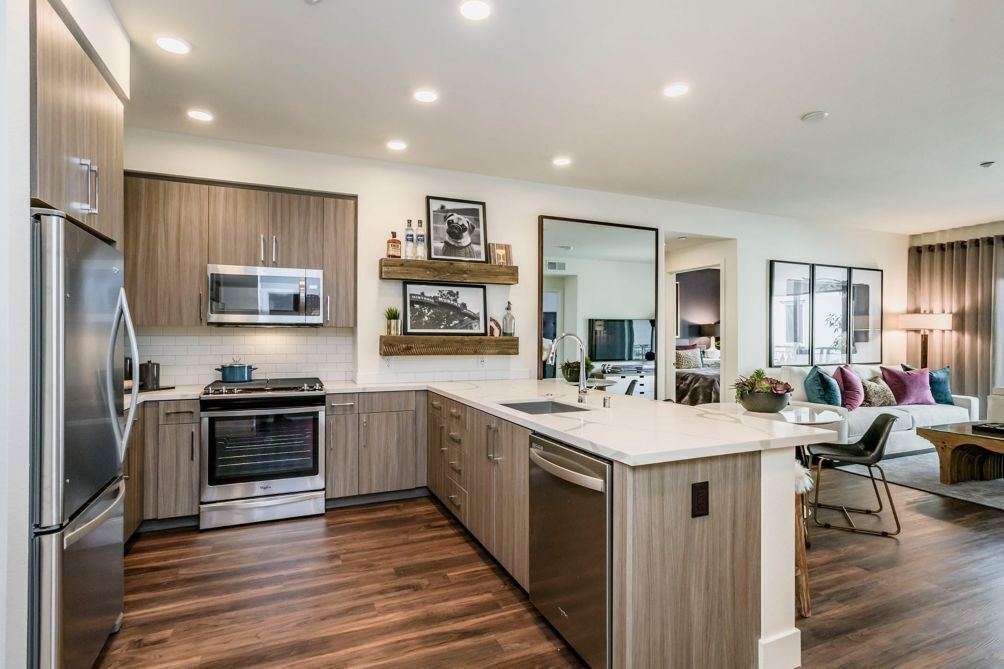 冰箱、微波炉、烤箱、炉灶