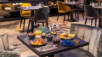 Petit déjeuner buffet servi tous les jours en supplément