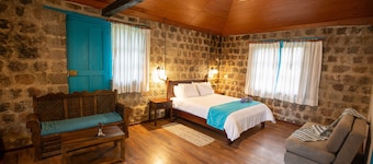 Niebli Historical Farm and Lodge at Pululahua Volcano