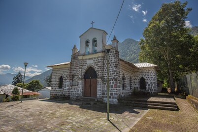 Niebli Historical Farm and Lodge at Pululahua Volcano