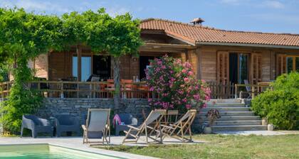 Grande Villa 10 Personnes 2Km Mer Avec Piscine Privée, sur Très Grand Terrain