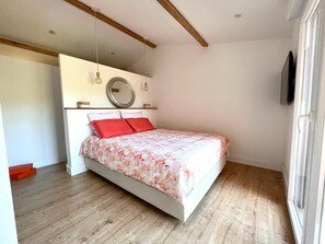 4 chambres, fer et planche à repasser, lit parapluie, Wi-Fi gratuit