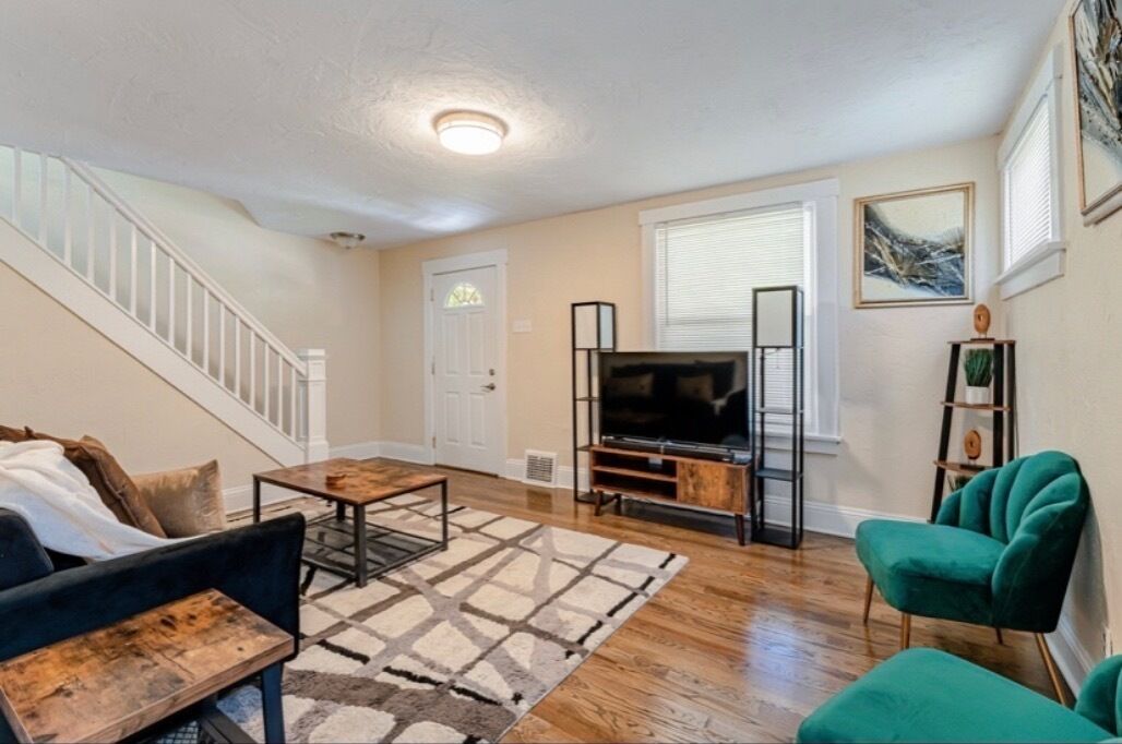 Spacious Fully Equipped 4BR, 2BA w/ Deck