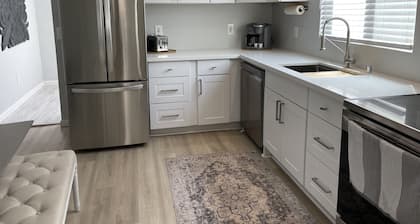Easy Stay House