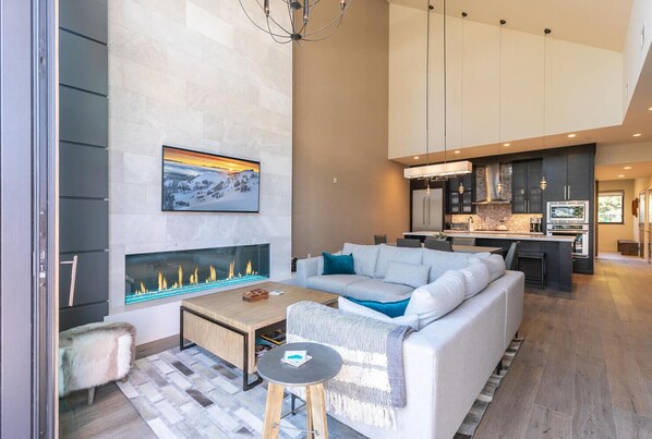 Smart-TV, Kamin