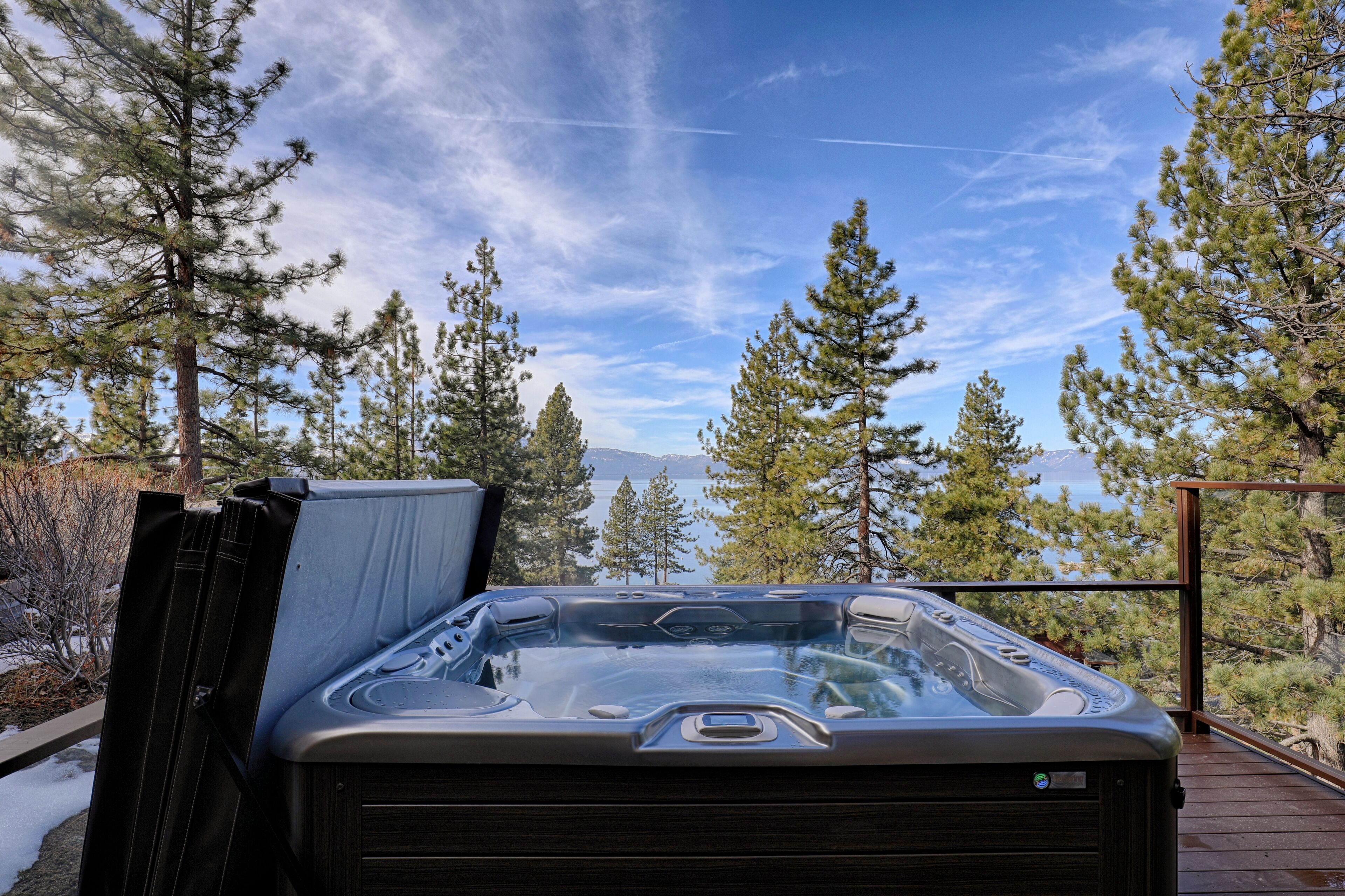 Lilac Lodge at Skyland with Private Hot Tub and Lake Views