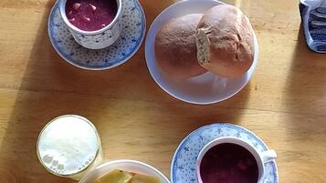 Free daily continental breakfast