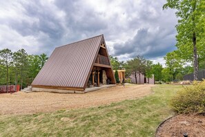 Exterior - Cabin A Deer Wood with hot tub (Fort Payne)