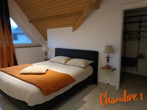 2 habitaciones, tabla de planchar con plancha y wifi gratis 