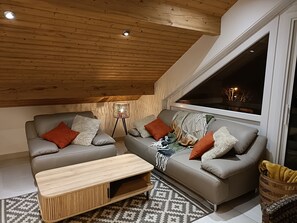 TV, foosball, books - Appartement Centre Village vue lac (ANTHY SUR LEMAN)
