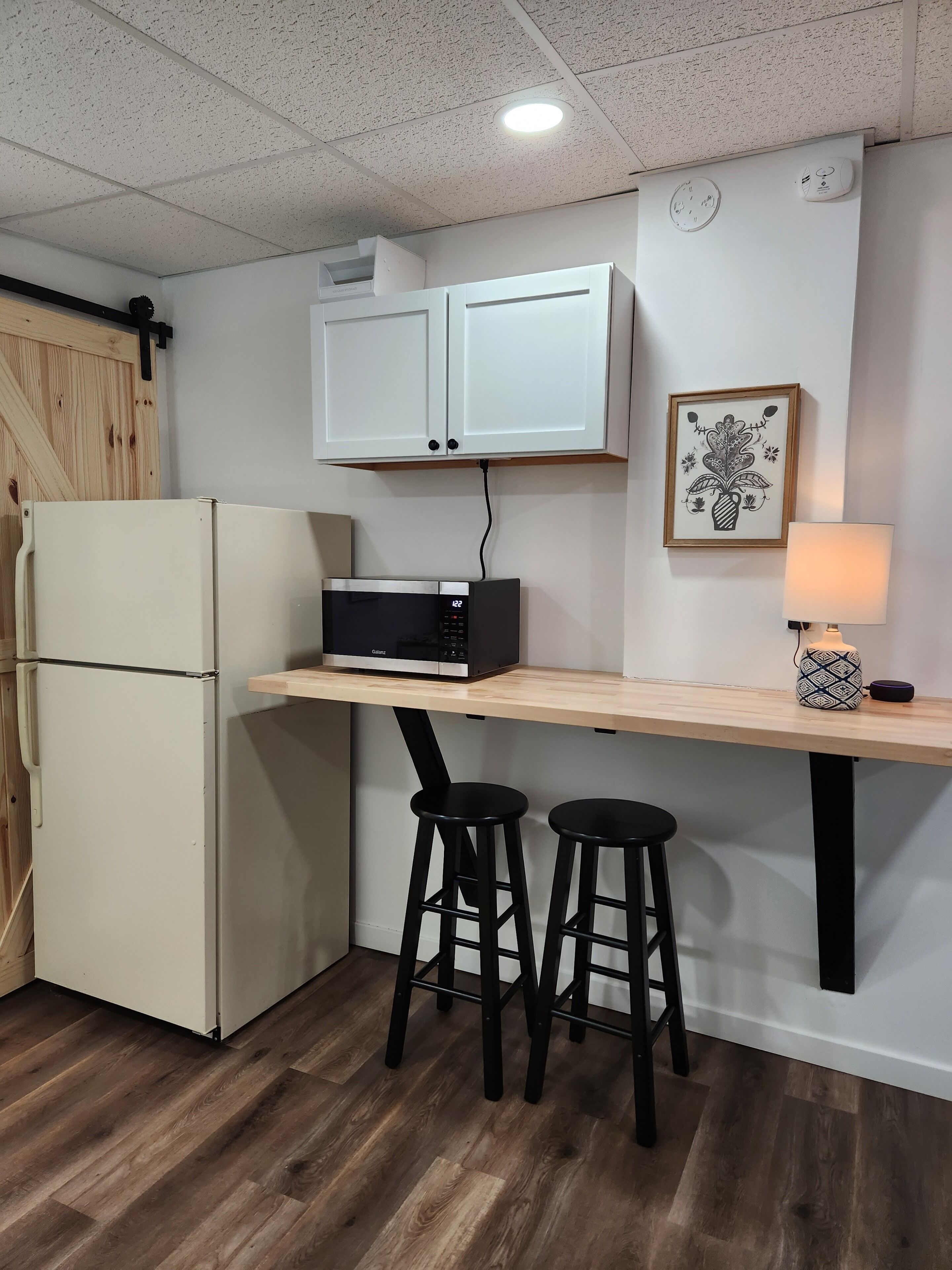 Riverview Studio Apartment - Great for Travelers and Contractors