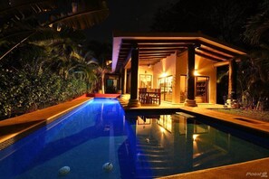 Utomhuspool