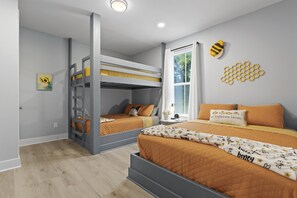 5 Schlafzimmer, Schreibtisch, Bügeleisen/Bügelbrett, kostenloses WLAN