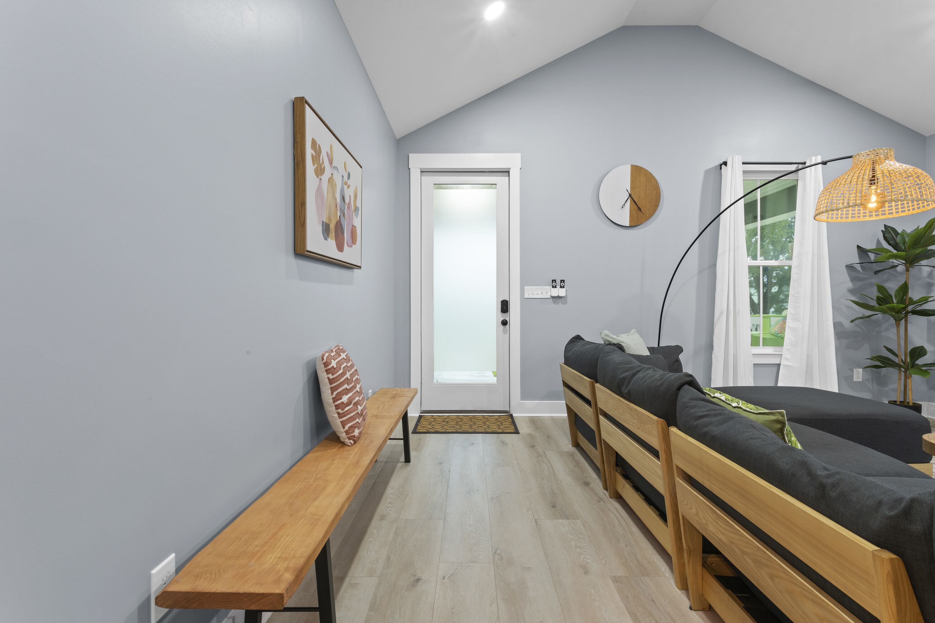 Beach Oasis 5-bedroom Single-Level Family Home within walking distance to beach