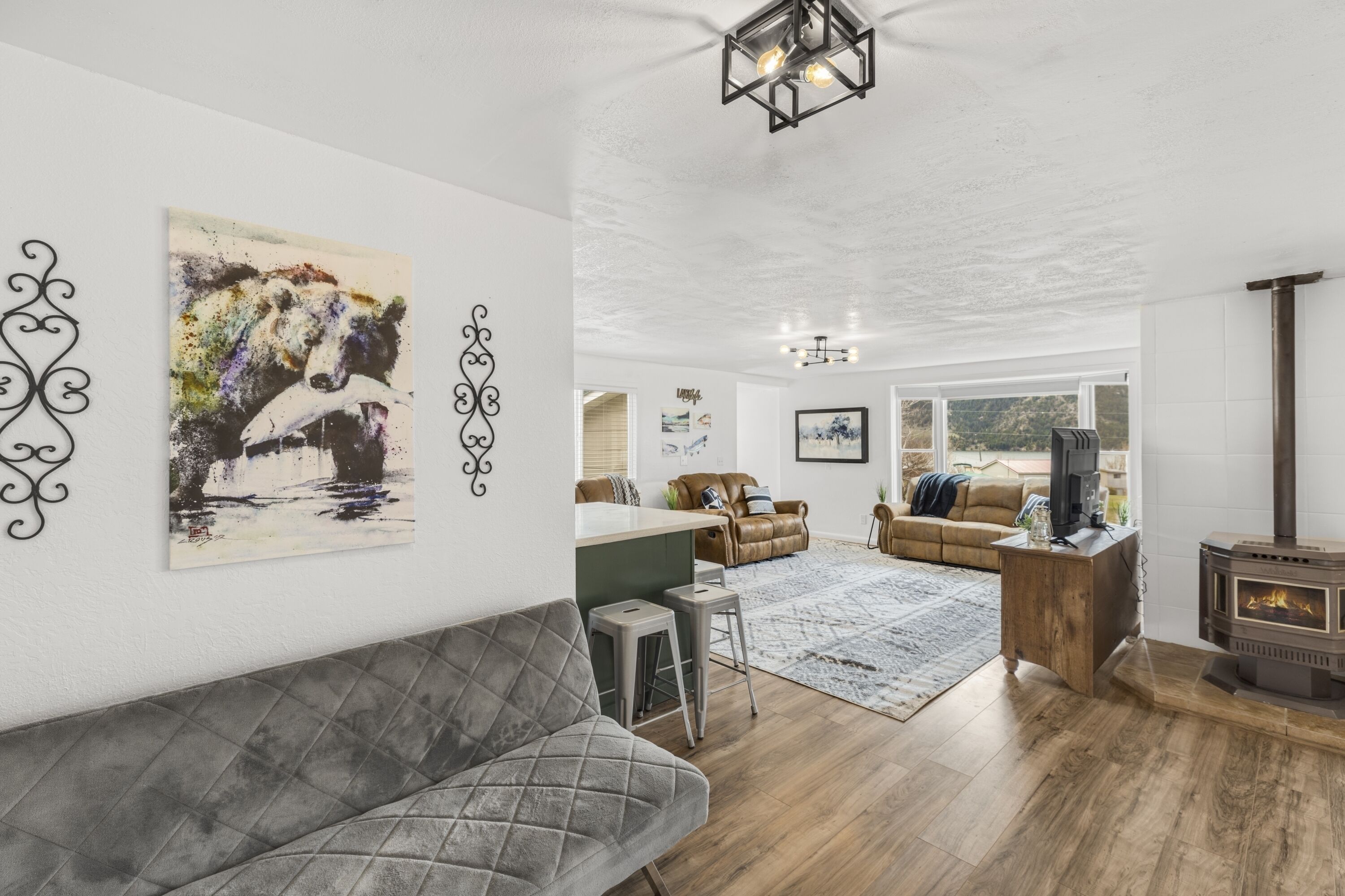 Comfy Quiet Family Lake House