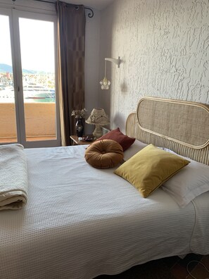 3 bedrooms, free WiFi, bed sheets - Triplex vue Mer, Climatisée, Proche Saint Tropez (Cogolin)