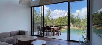 Aqua Guatapé - Lakeside Luxury Villa