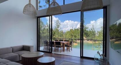 Aqua Guatapé - Lakeside Luxury Villa