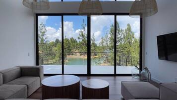 Télévision, espaces bureaux