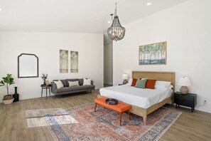 7 bedrooms, desk, iron/ironing board, travel cot