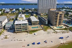 Exterior - 🏖️ Good Times, Sunshine & Tanlines! ~ Beach View from Every Room! (Gulf Shores)