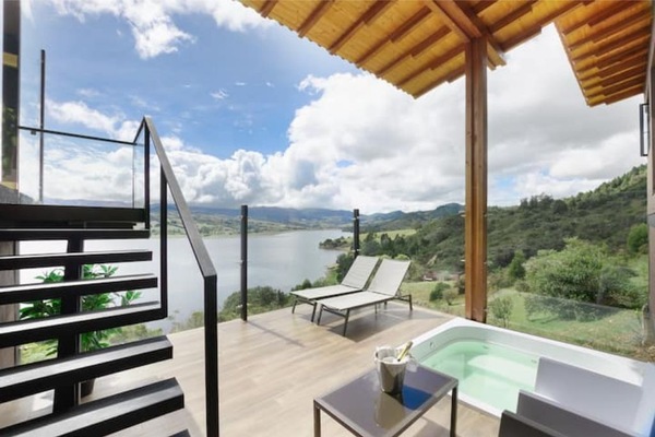 Bain à remous extérieur